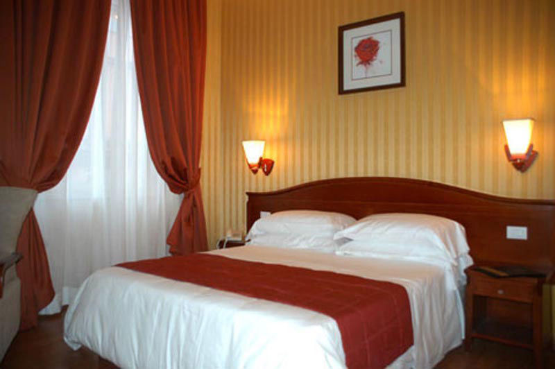 奥古斯塔鲁西拉宫酒店 罗马 客房 照片